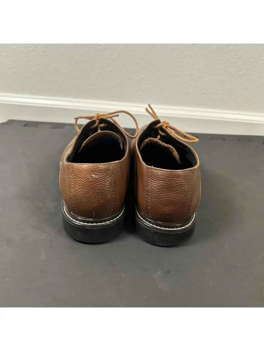 Cole Haan Men's Ledley Oxfords in brown leather. size 10